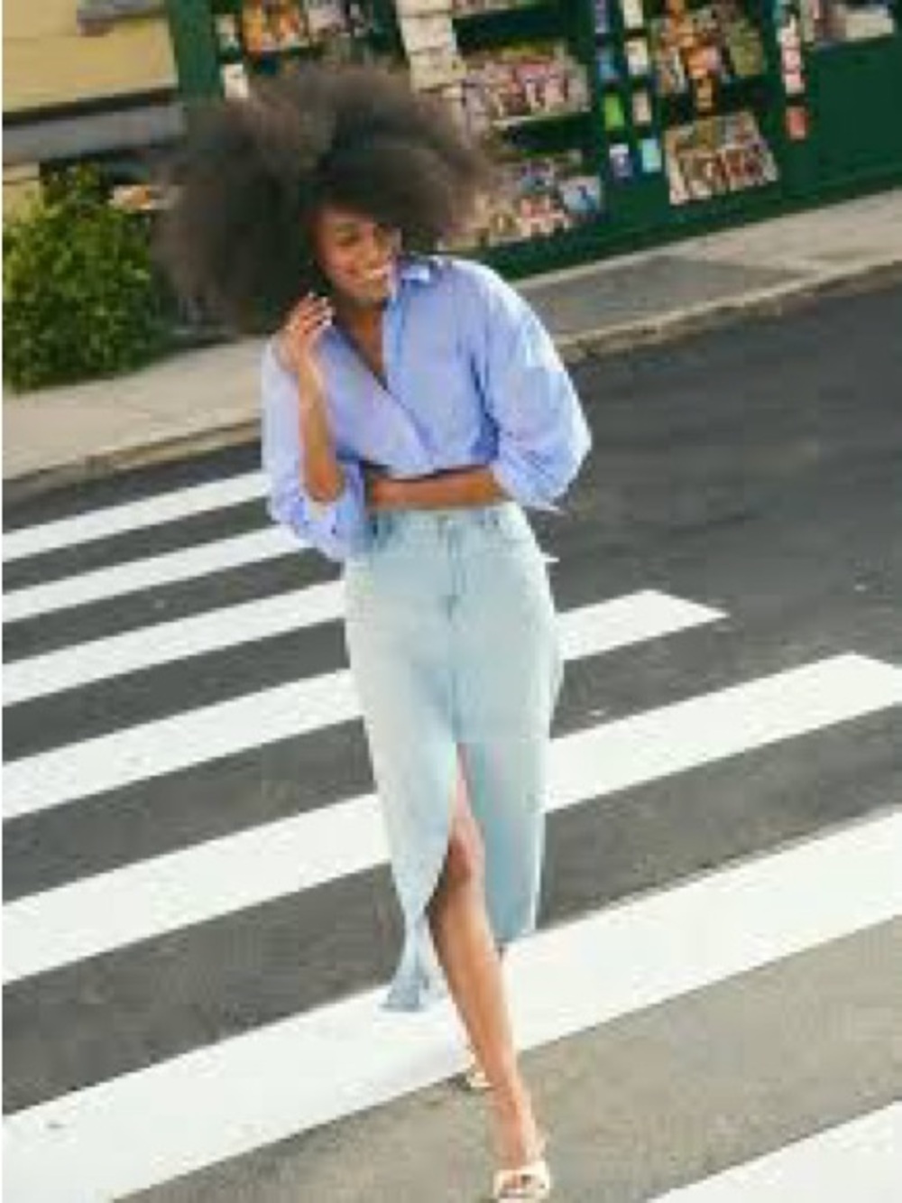 Old Navy Light Blue Button-Up Oversized Shirt sizeXL